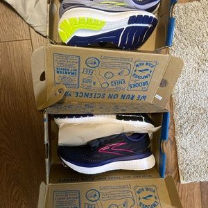 Two pairs of Brooks Glycerine 19 7.5